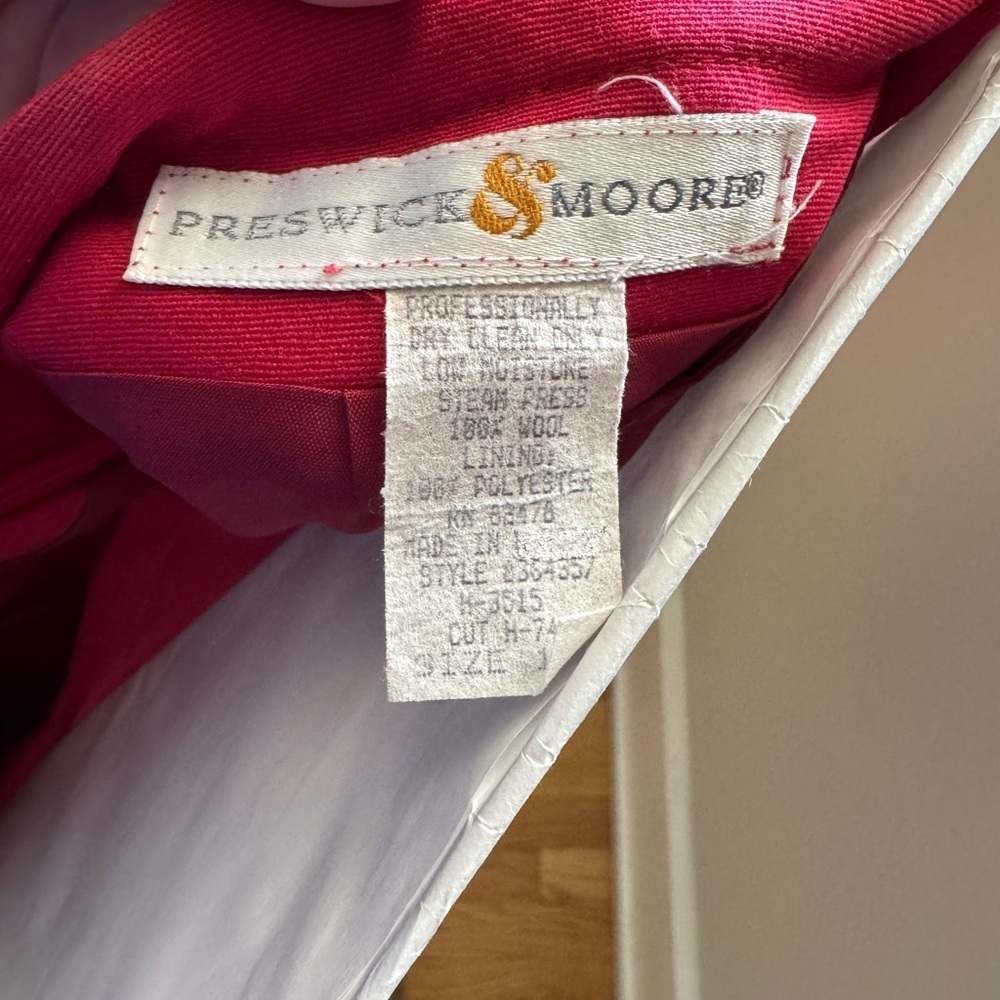 Preswick & Moore Deep Red Wool Blazer with matching skirt - Picture 11 of 16